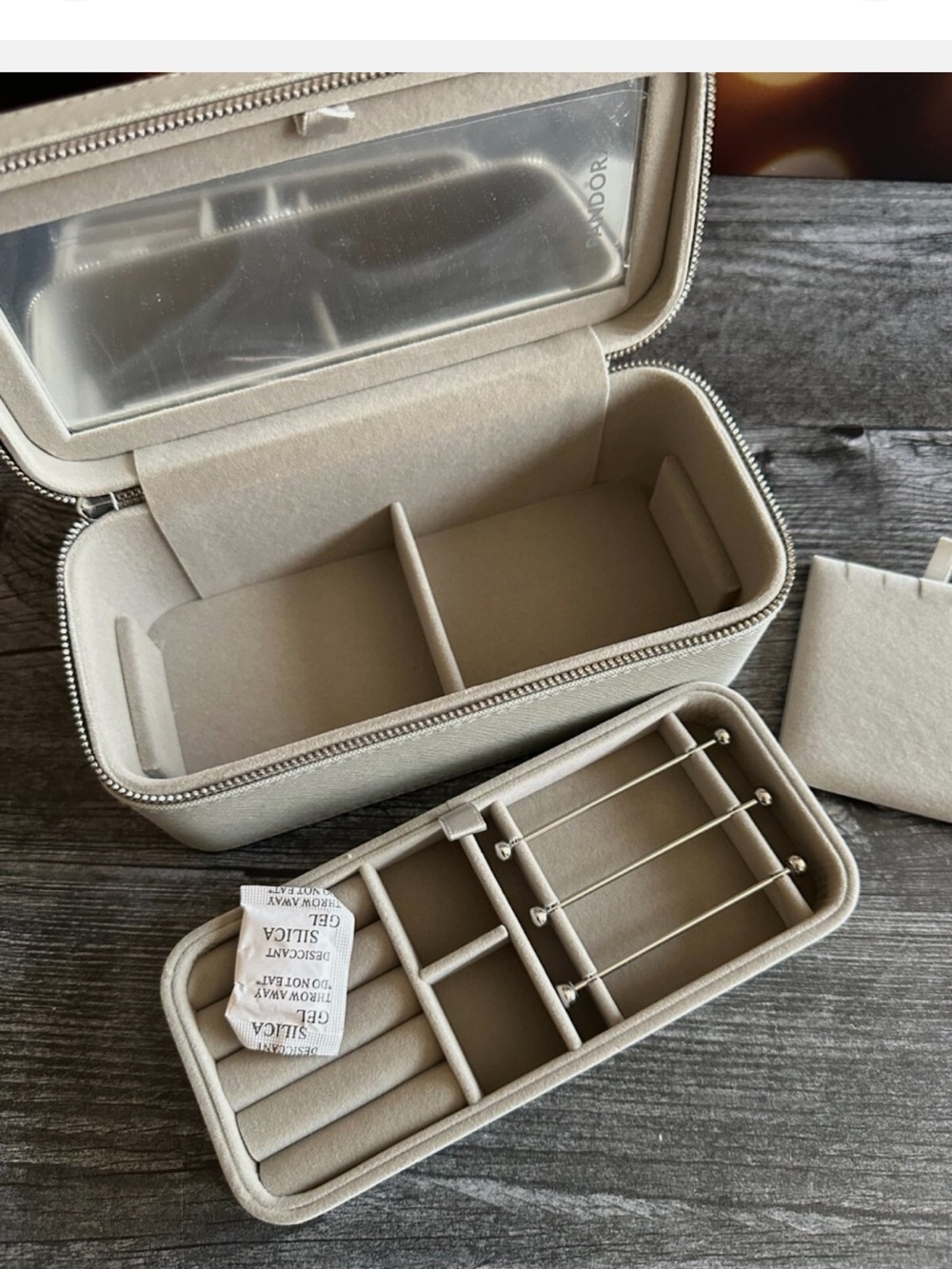 Grey pandora Jewelry Travel Case with Embossed Logo - Picture 3 of 4